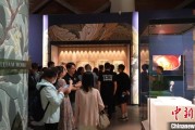 奇门八卦百年典藏首渡重洋 124套英国工艺美术运动珍品亮相天津